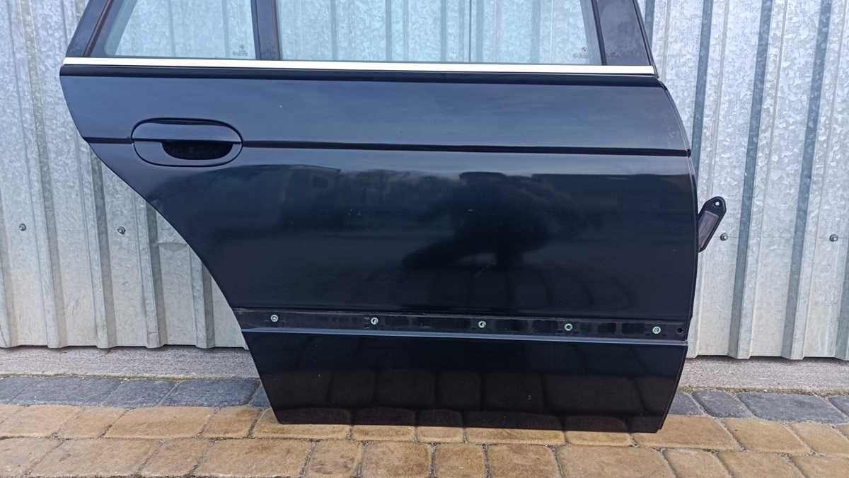 Drzwi Prawy tył BMW E39 Kombi Touring kolor black-sapphire metallic