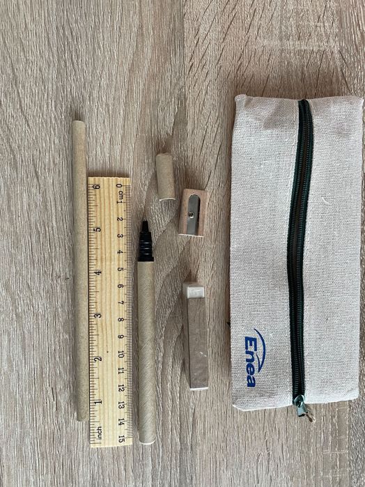 Piórnik nowy naturalny logo Enea długopis gumka ołówek szkoła linijka