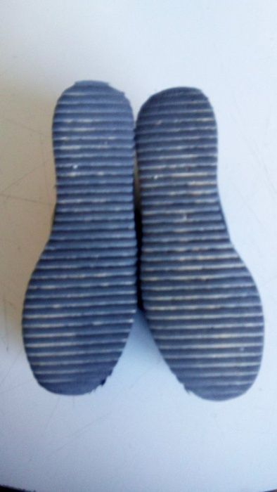 URGENTE Vendo Sapatos 36 praticamente novos foram usados 2/3 vezes.