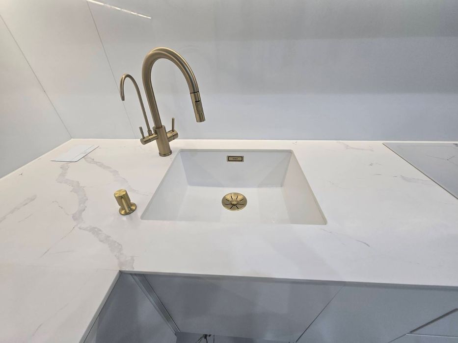 Blaty kompaktowe HPL 12 slim line Navona