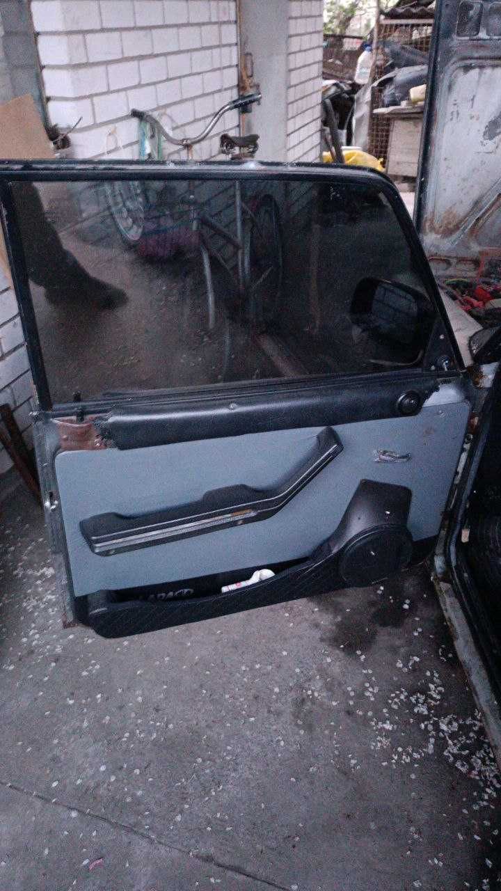 Стекло заднее с подогревом бор 2106