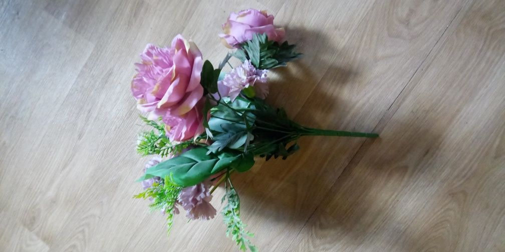 Wazon gliniany wys.36cm, śr. otworu 9cm + sztuczne kwiaty