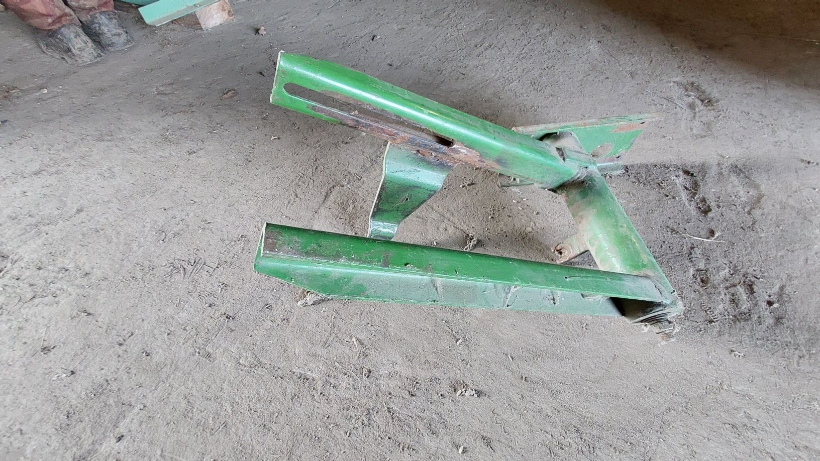 Podpora,uchwyt wariatora, przekładni jezdnej John Deere