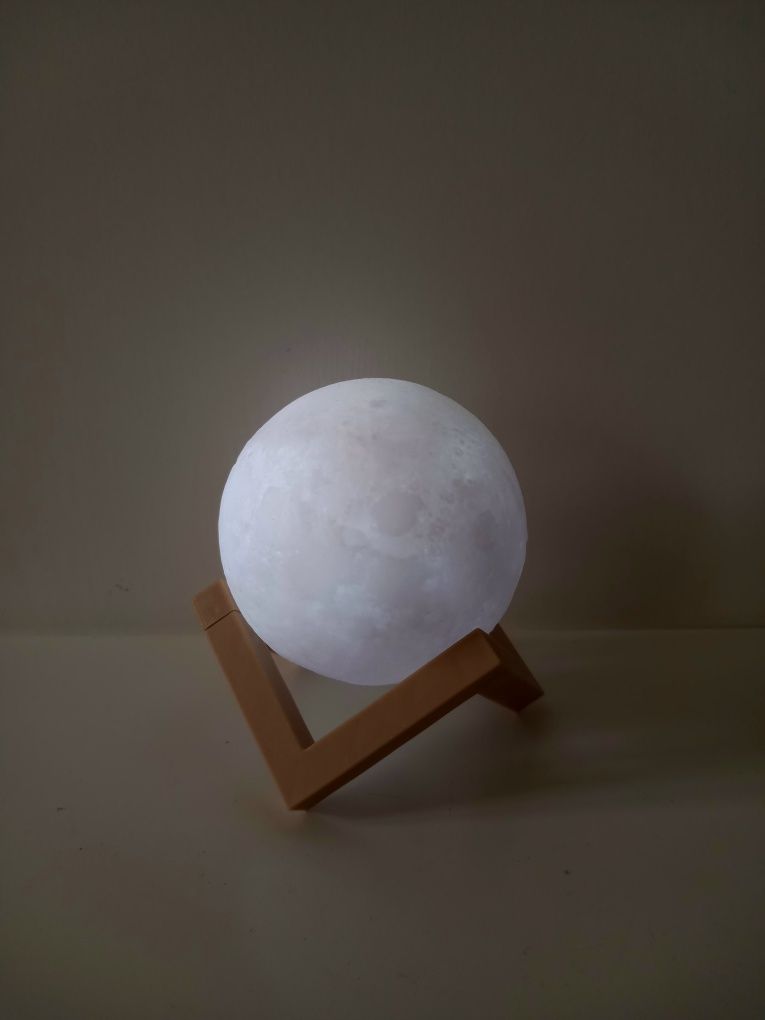 Lampka na baterie księżyc zimny biały