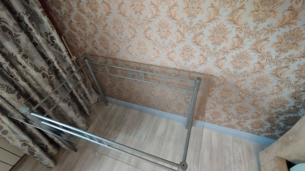 Продам скляний стол
