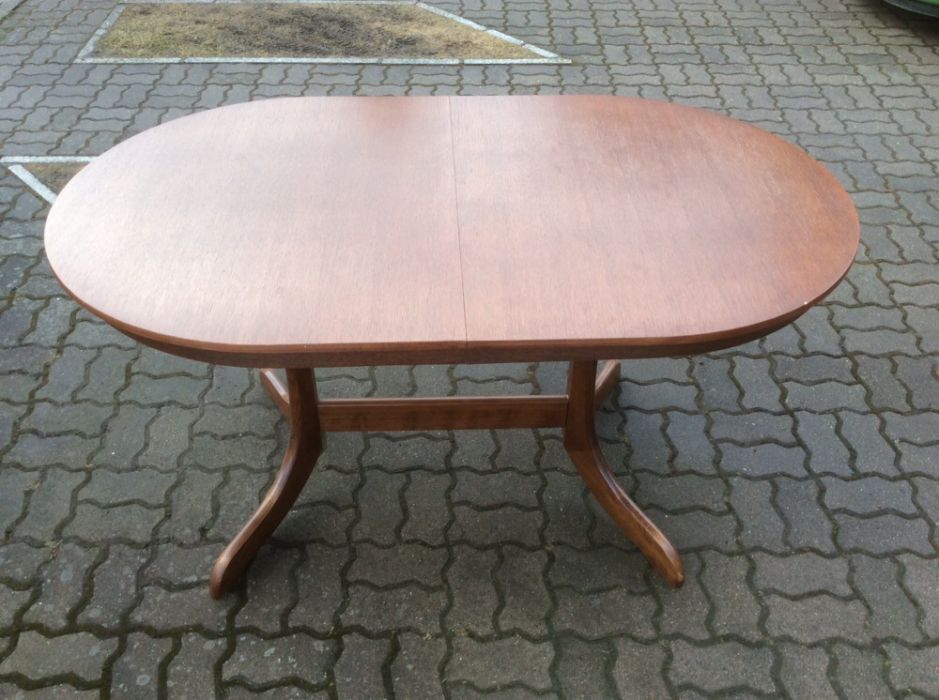 Duży drewniany stół rozkładany w bardzo dobrym stanie