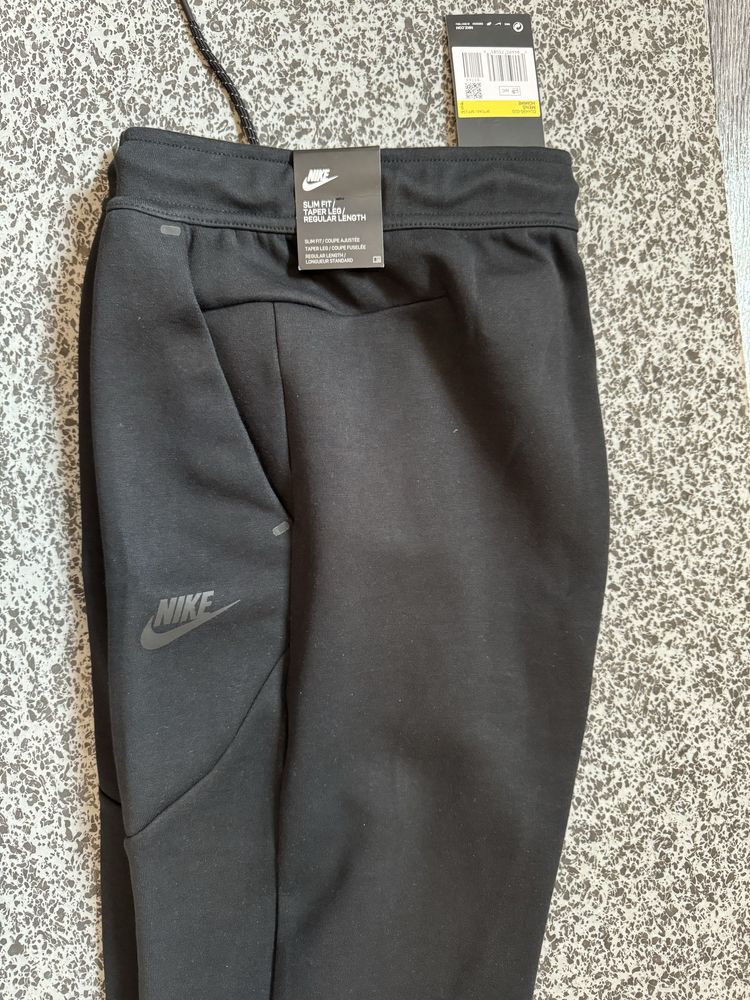 Spodnie Nike tech fleece black