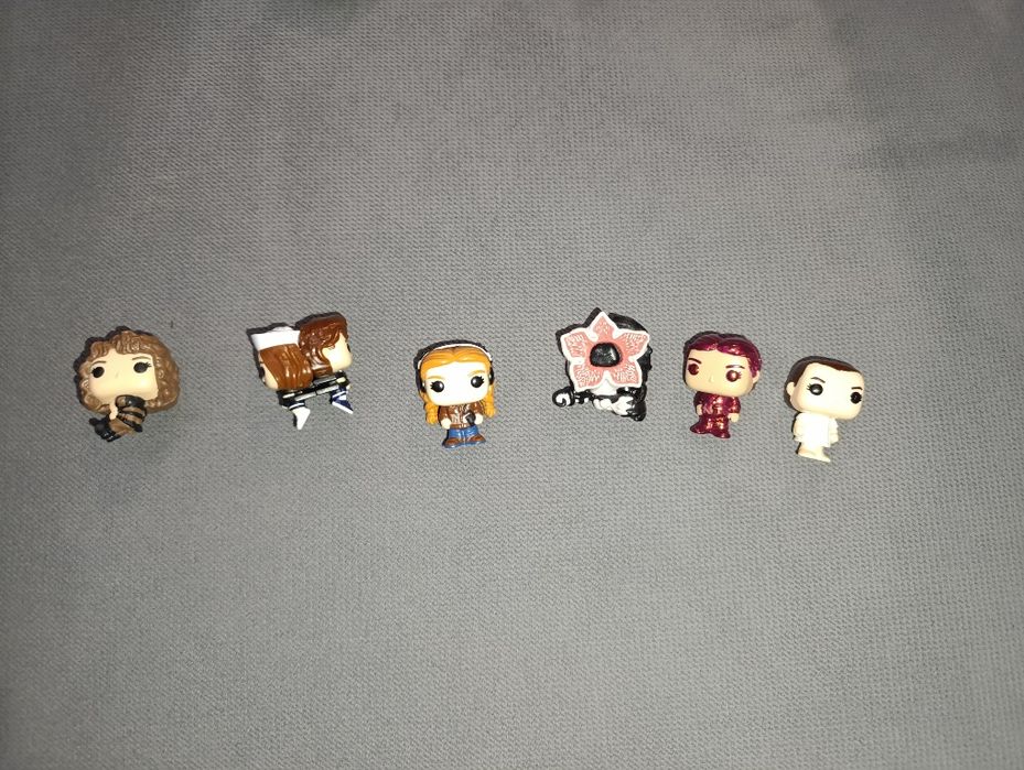 Kinder strange things