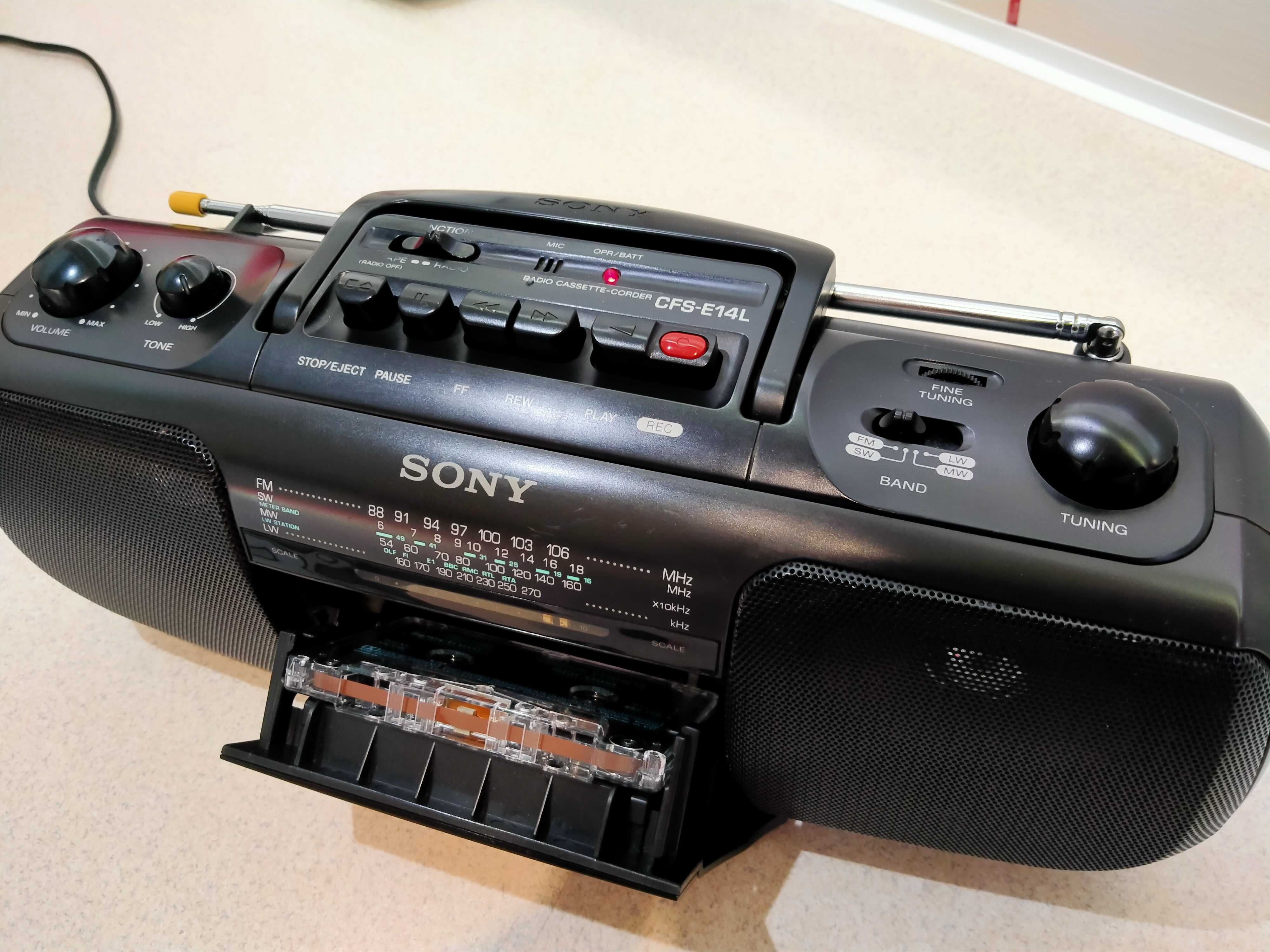 Sony radiomagnetofon piękny klasyk