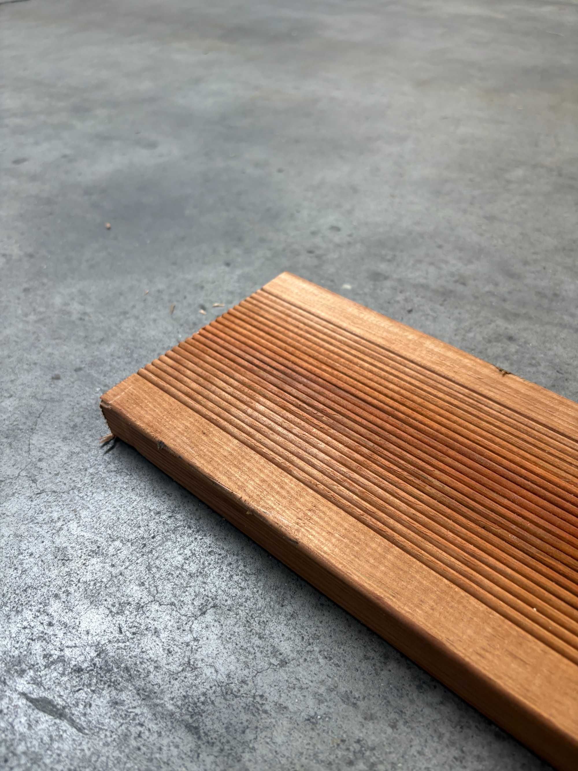 Deck Casquinha Vermelha Tratado Autoclave Castanho