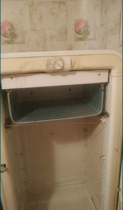 Продам холодильник, срачно