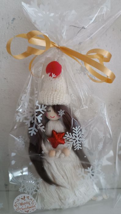 Aniołek z makramy świąteczny