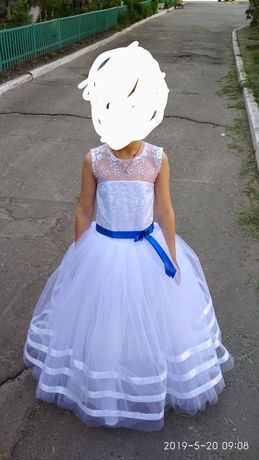 Платье пышное белое