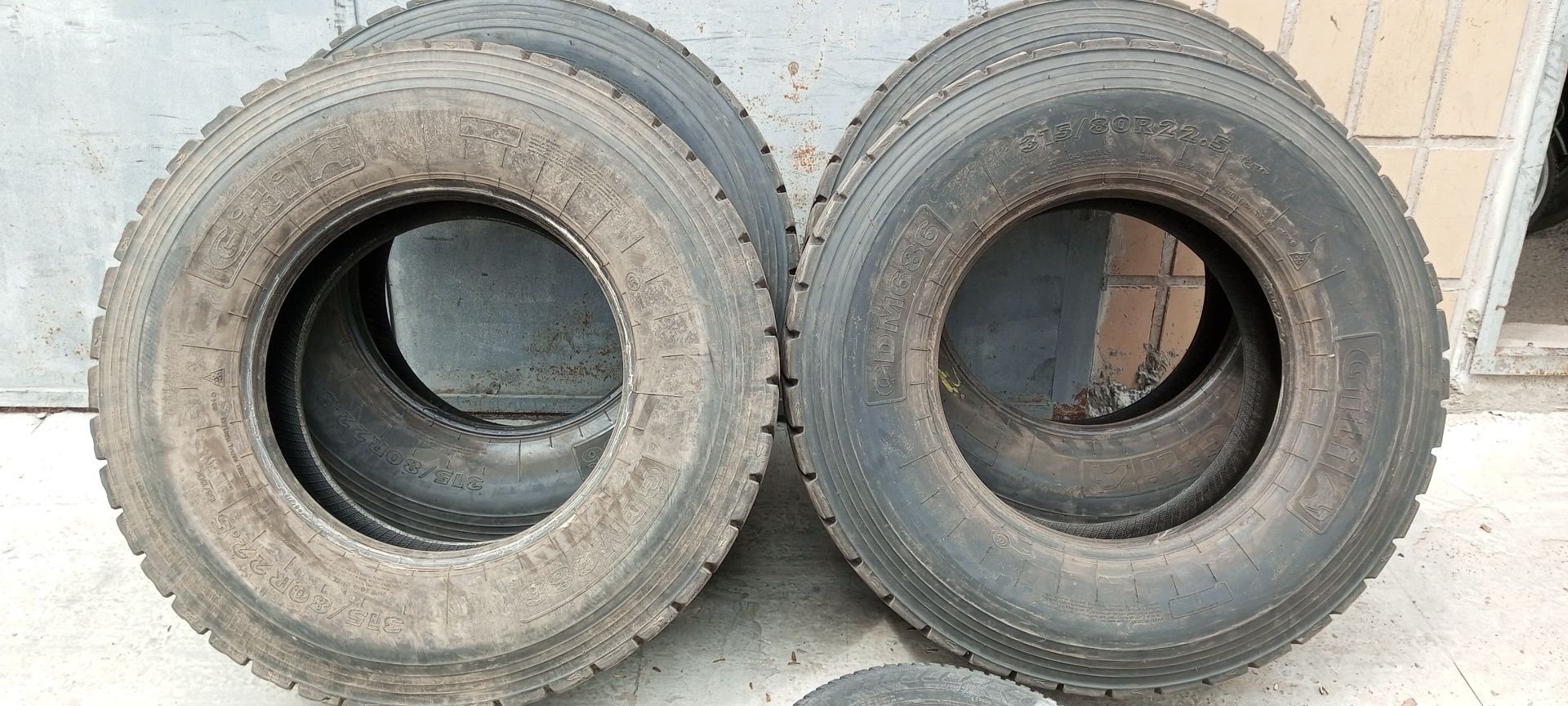 Автошини 315/80R22.5 кар'єрна 11шт.