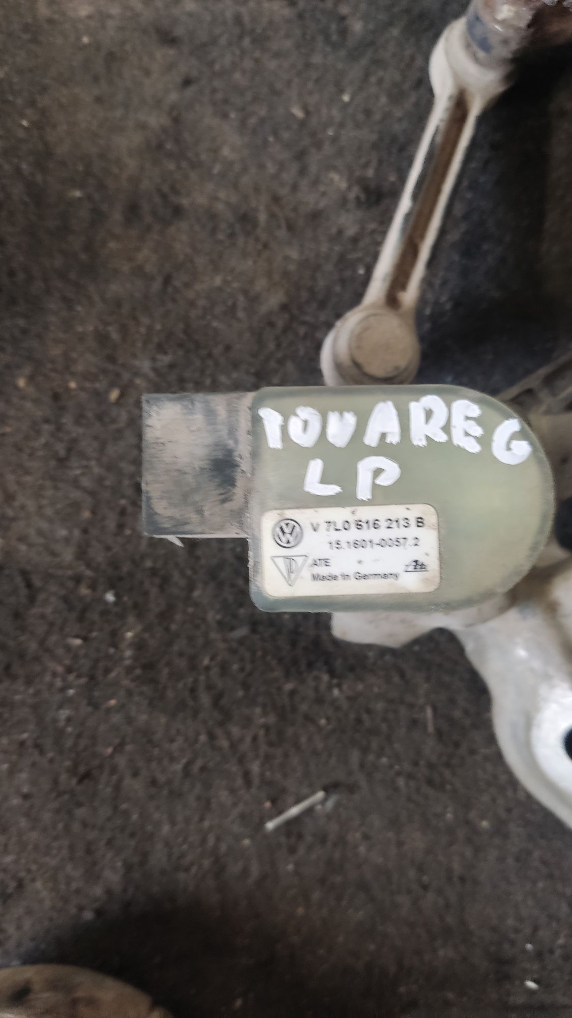 Czujnik poziomowania świateł Xenon prawy lewy przód Vw Touareg 7L