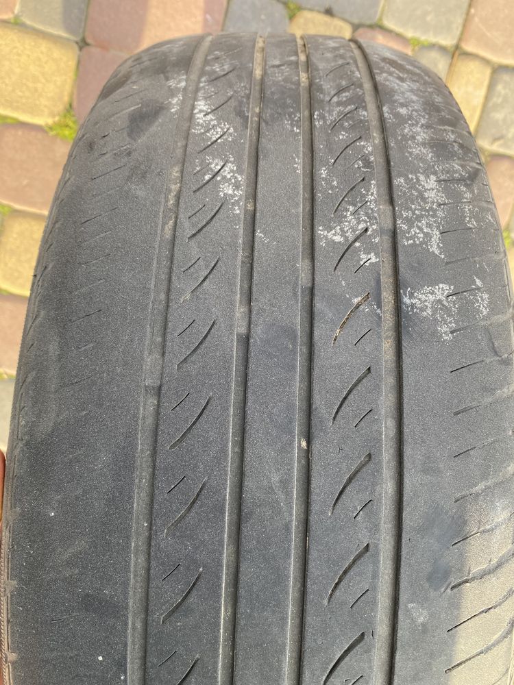 Літня резина 215/60 R1