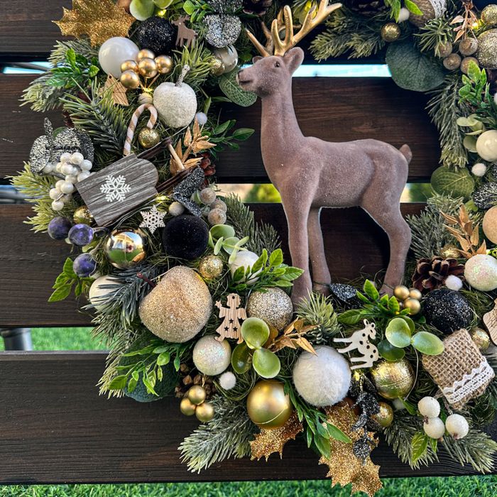 Ręcznie robiony wianek świąteczny na drzwi 44 cm z lampkami LED112515