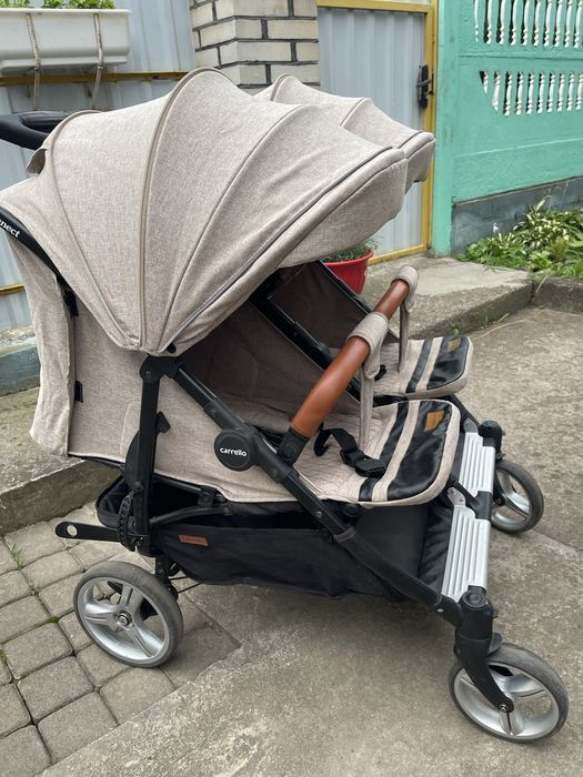 Коляска для двійні