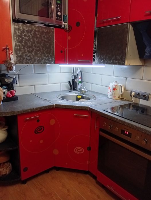 Продаю кухню кутову меблі