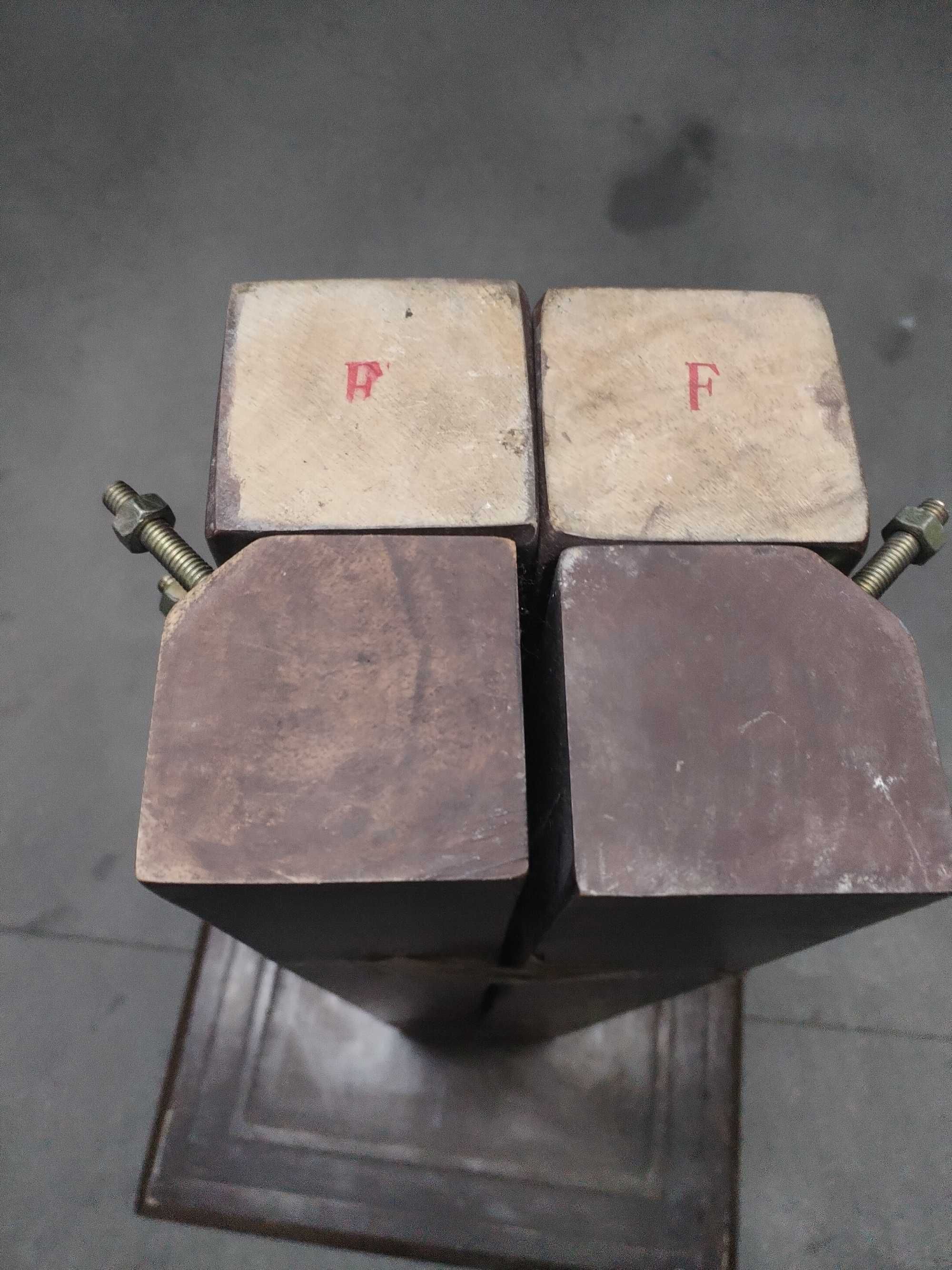 Mesa Rustica Para Varias Aplicações