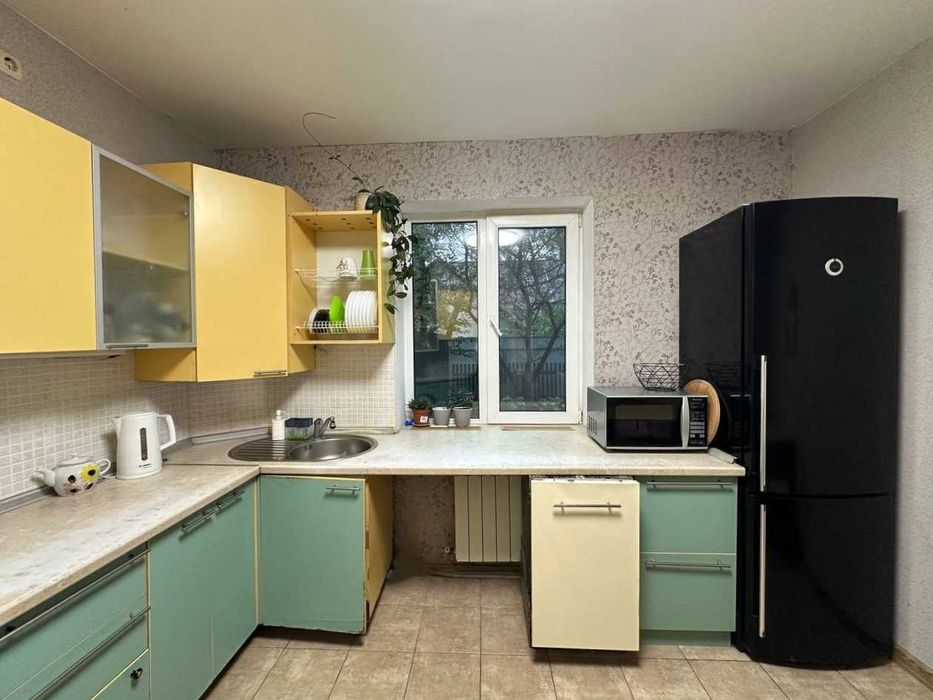 Продаж будинку 191м2 4 кімнати 18 соток