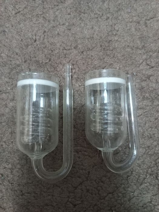 Продам два СО 2 диффузора  со спиралью для установки в аквариум до 200