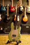 gitara Sterling by Music Man Ray2 – klasyczny nowoczesny bas