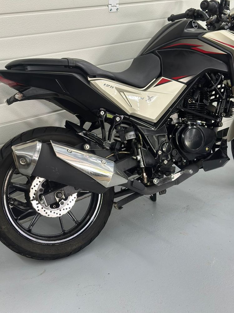Sym nhx 125 naked