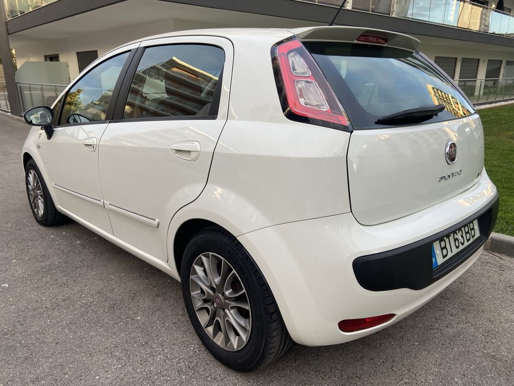 Punto Evo • 1.3 JTD • 155 mil km • Multimidia • Distribuição NOVA