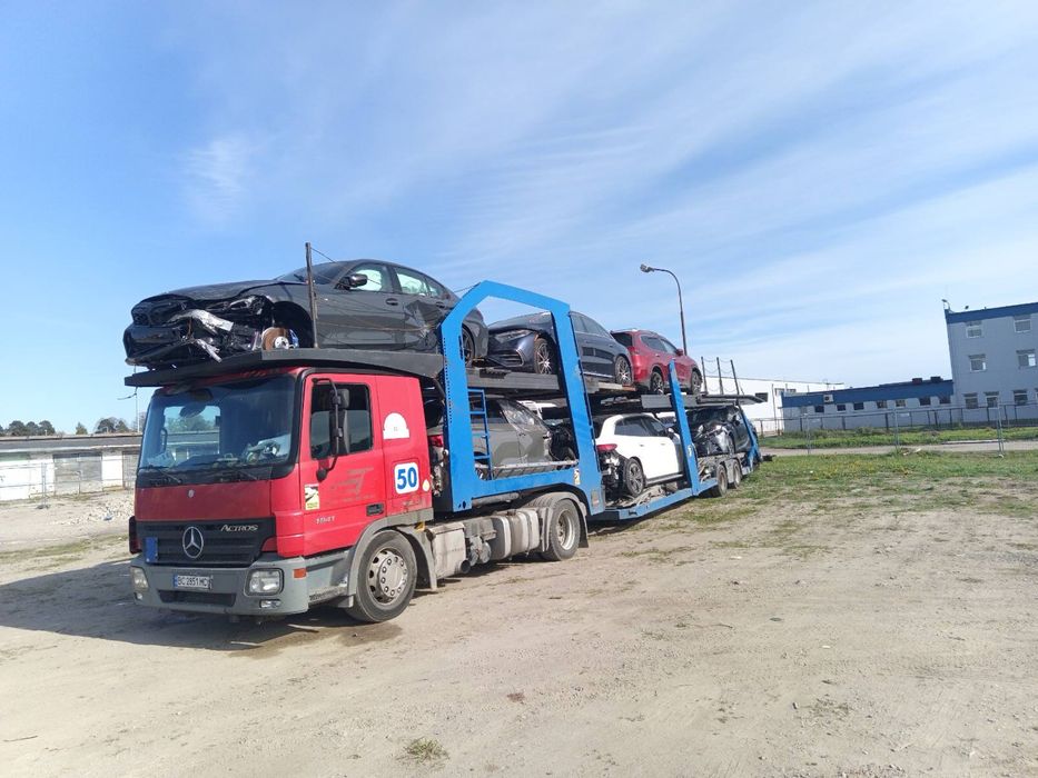 Mercedes-benz з пречіпом Lohr