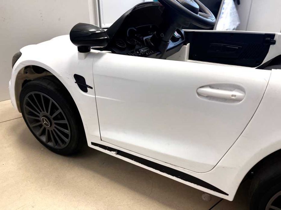 Samochód na akumulator Mercedes amg dla dziecka biały
