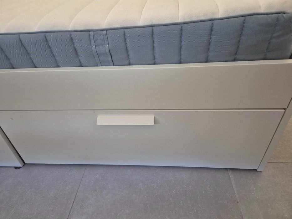 Vendo cama brimnes + colchão