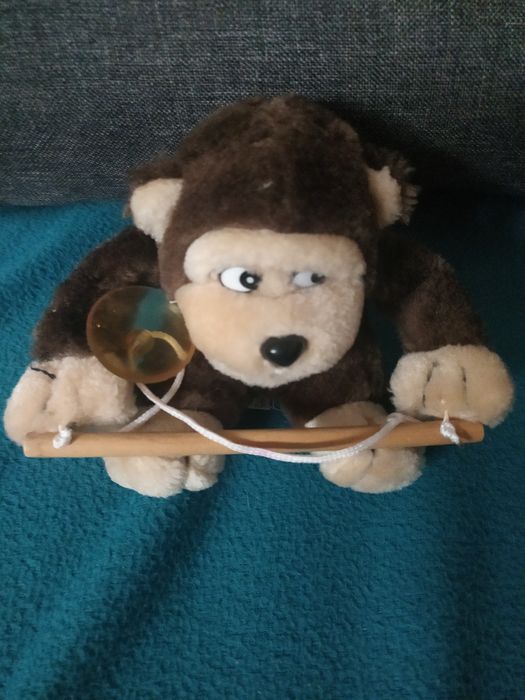 Dwie maskotki małpki