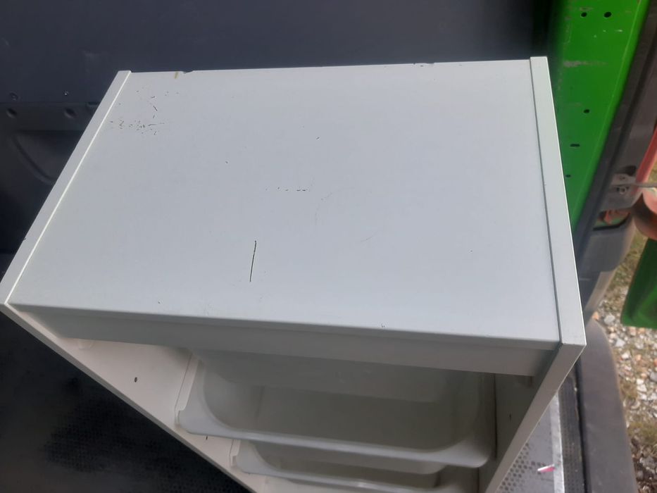regał ikea trofast z pojemnikami