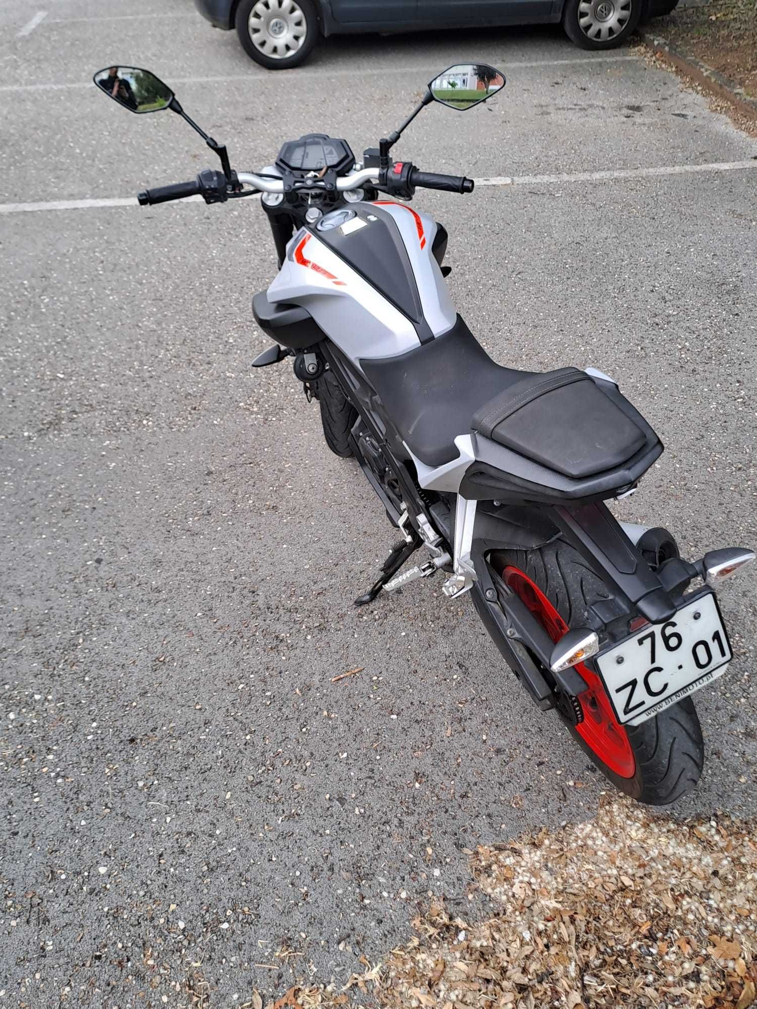 Yamaha MT125 Cinzenta Vermelha de 2019