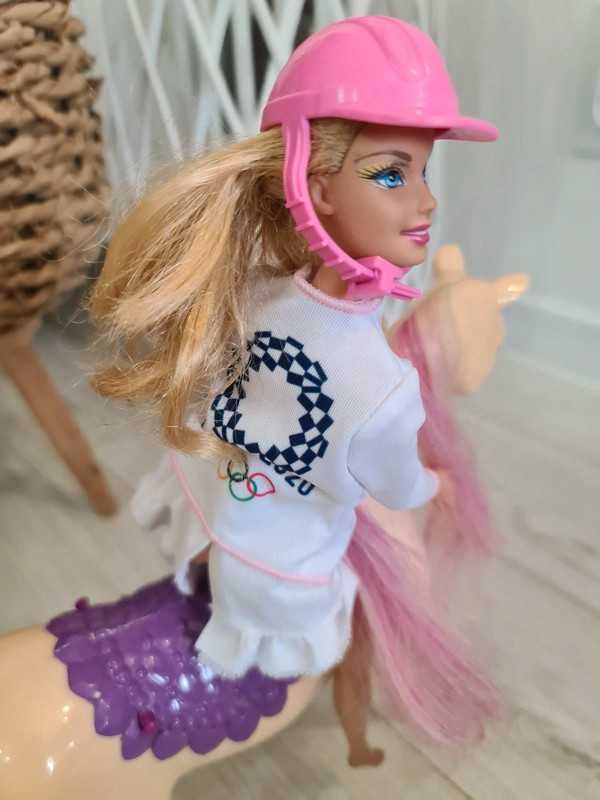 Barbie olimpijka na koniu