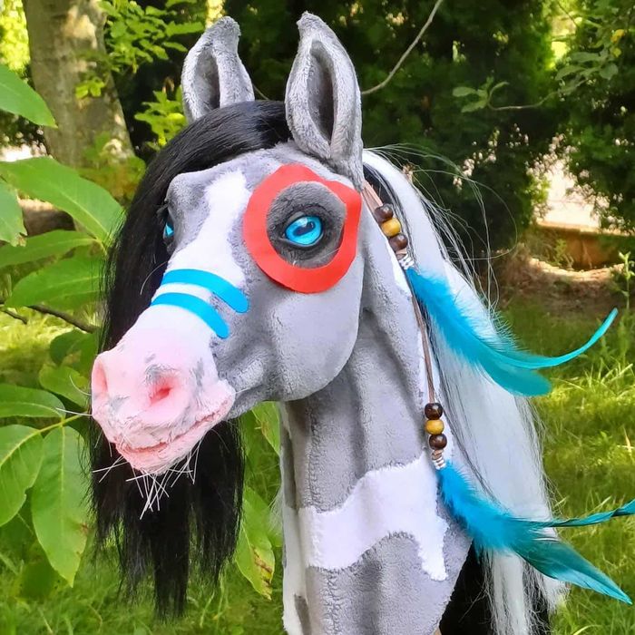 Realistyczny konik Hobby Horse A4 ze sprzętem realistyk pinto