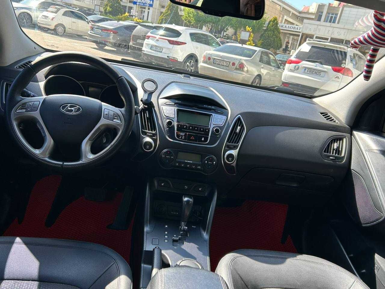 Hyundai ix35 2012 газ/бензин в идеальном состоянии не требует вложений