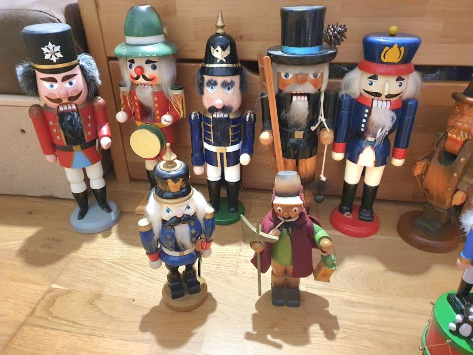 Лускунчик , солдатик. Дерев'яна іграшка