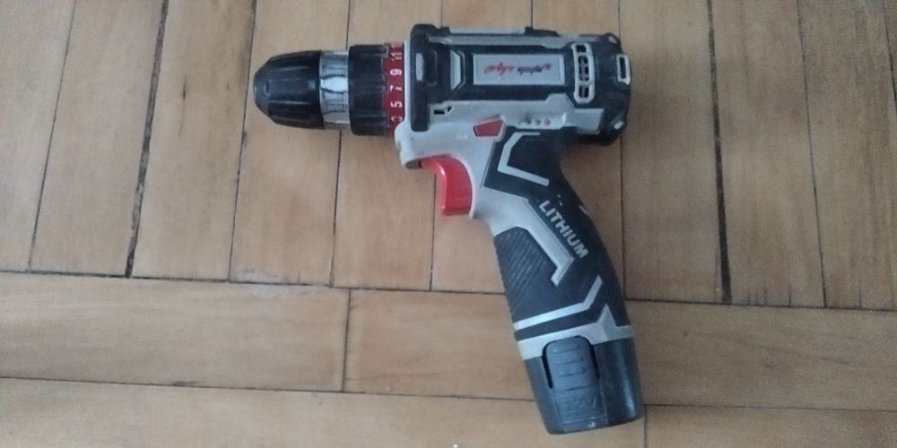 Продам шуруповёрт Луч Профи litium 12v