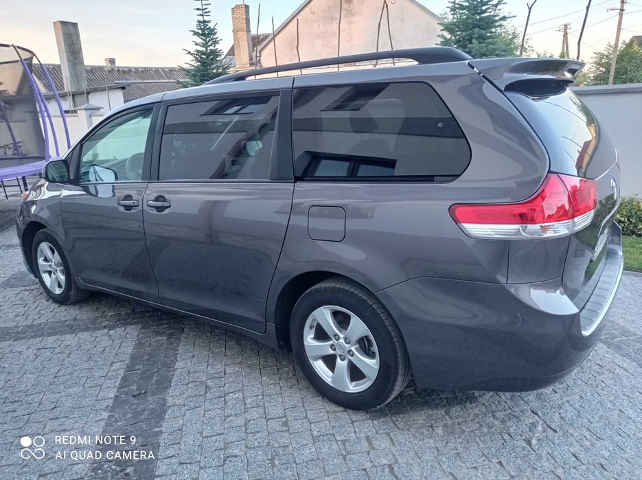 Toyota Sienna 2013 рік, терміново!!!