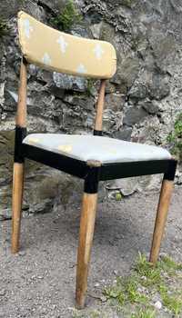 Trzy krzesła tapicerowane oryginalny polski design PRL vintage