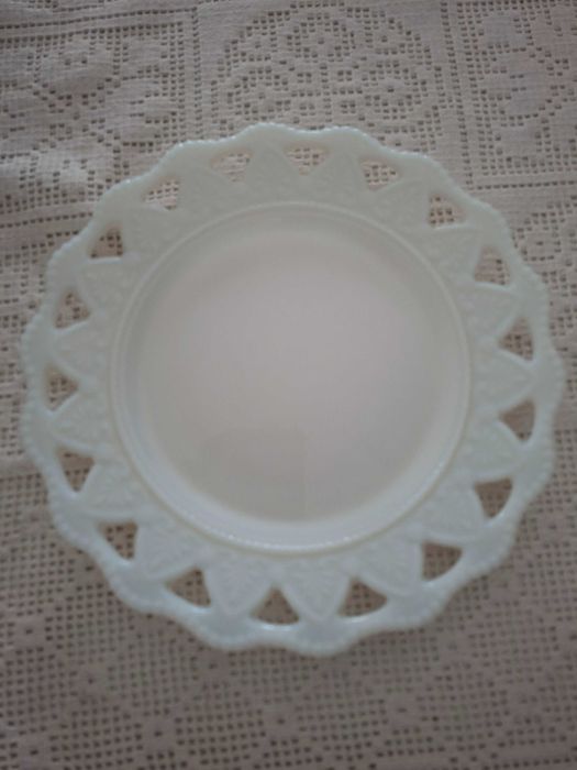 várias peças em vidro coalhado