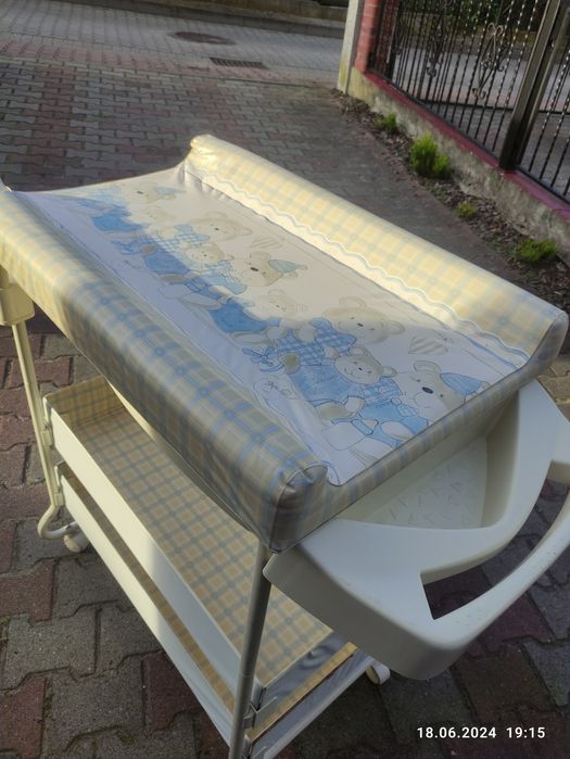 Przewijak z wanienką