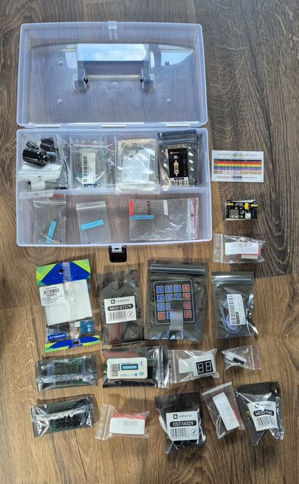 Duży zestaw elektroniki Arduino, czujniki, wyświetlacze, przełączniki