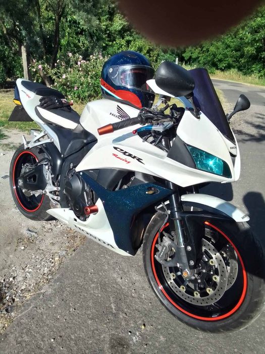 Продам хонда сбр600рр 2009года