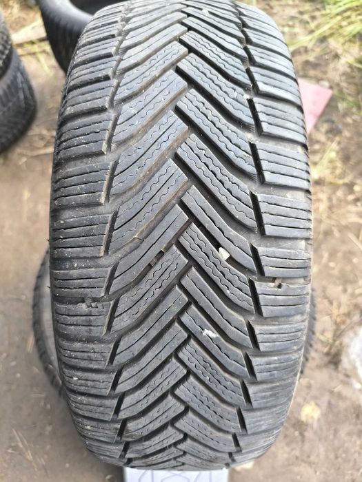 225/45/R17	MICHELIN	Alpin 6	2021r	94V	2szt	6,7mm zima 181AZ