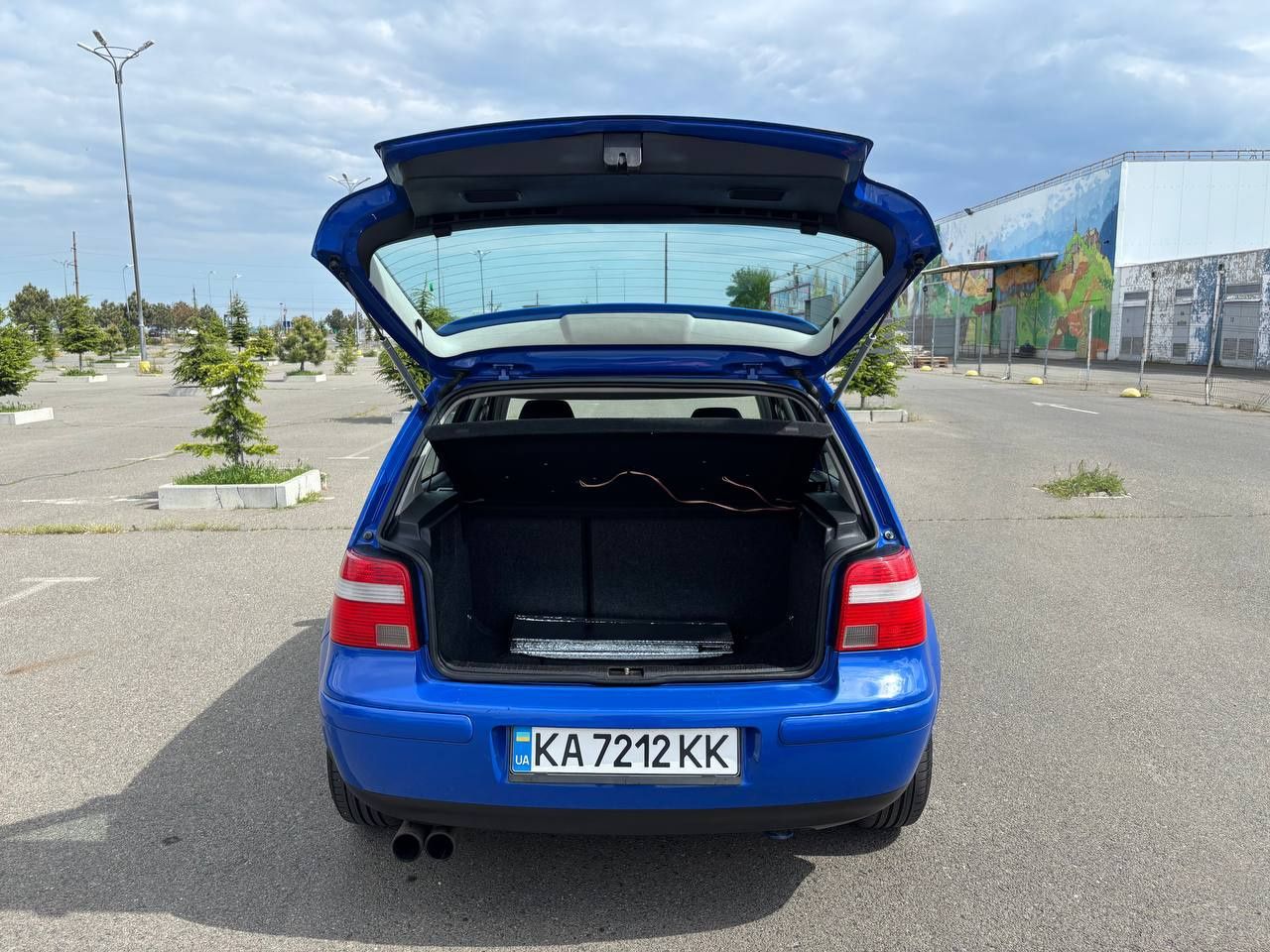 Продаю Volkswagen golf!