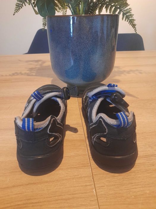 Sandália/Ténis/Sapato para criança Muso