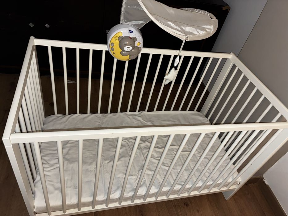 Berço Ikea com colchao como novo